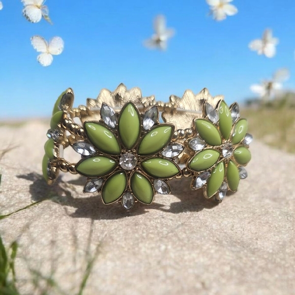 dressbarn Jewelry - Dressbarn Olive Green Floral Bracelet with Rhinestone Accents NWT